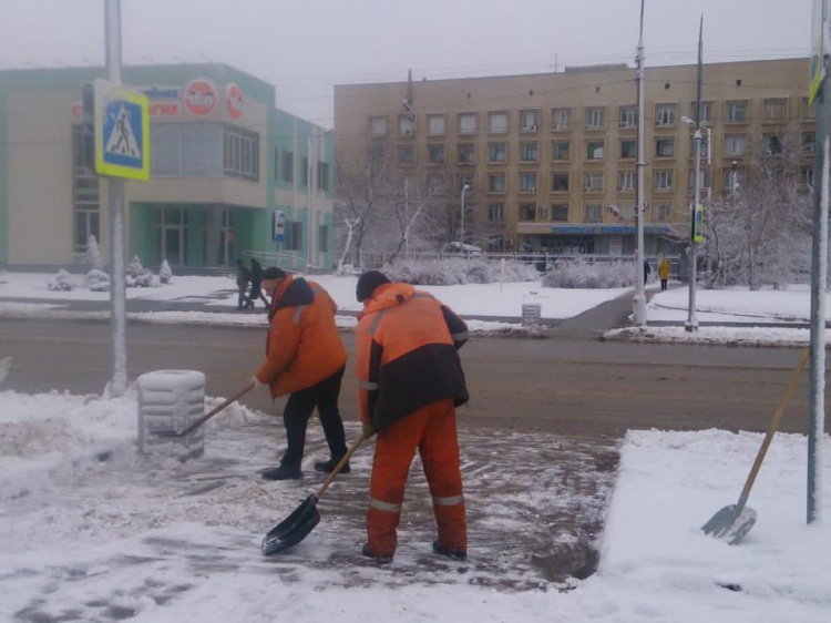 На дороги Волжского за неделю высыпали более 200 тонн песка 44.192.25.113 