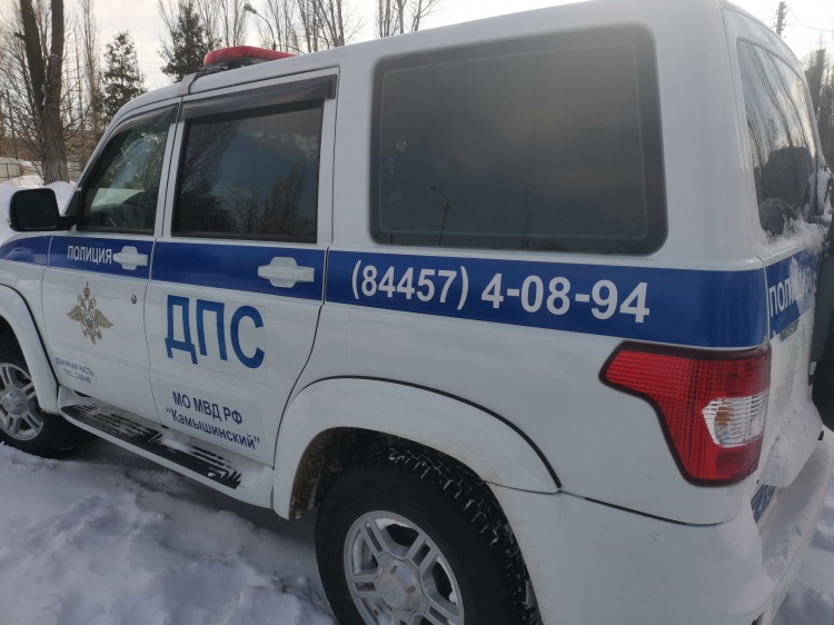 На саратовской трассе в снежном плену застряла хоккейная команда, ехавшая в Волжский 18.206.14.36 
