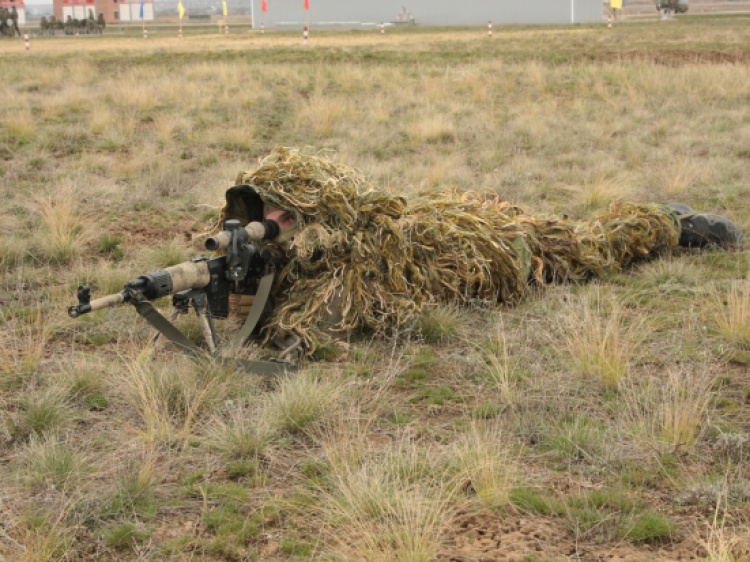 Под Волгоградом снайперов учат сбивать беспилотники