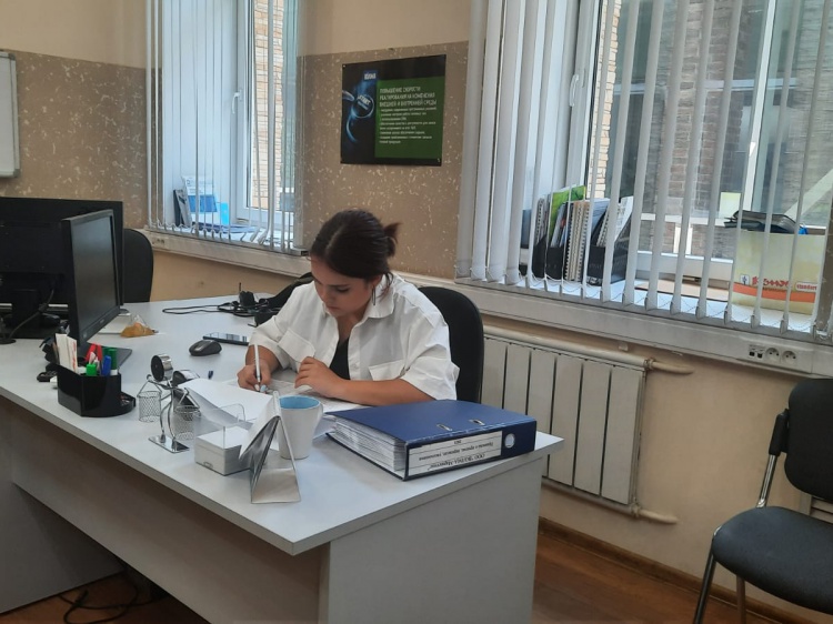 Школьникам Волгоградской области помогают подработать в летние каникулы 44.200.40.195 