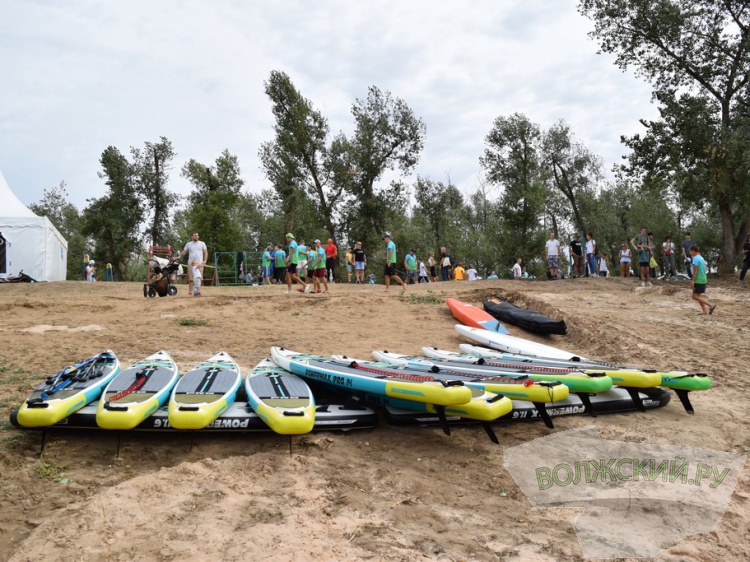SUP-серфинг, бег и воздушные змеи: в Волжском открылся фестиваль Ultra 100 100.25.42.211 