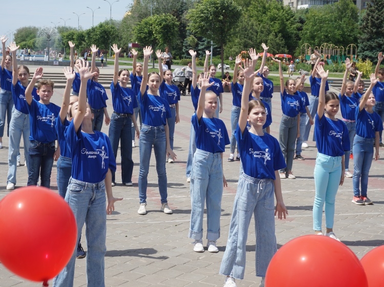 В День защиты детей в Волжском дали концерт для детей-инвалидов