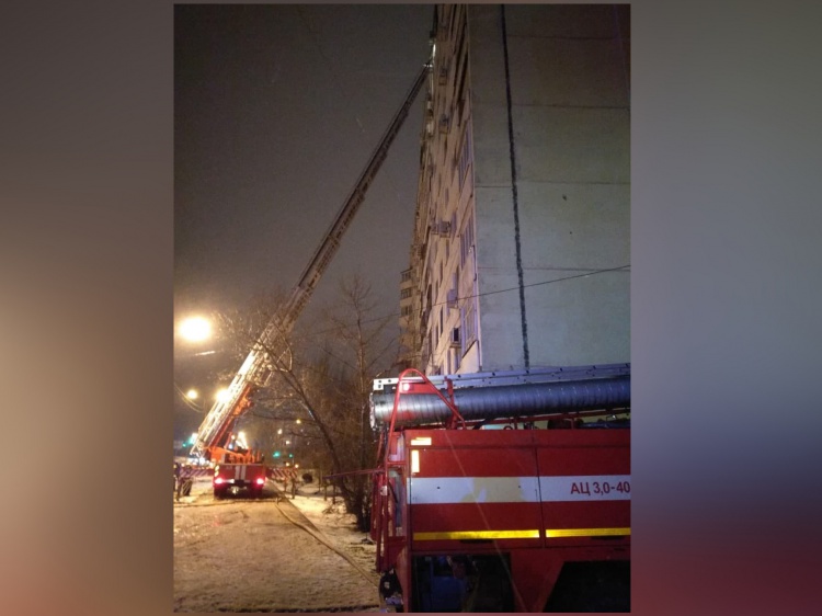 В вечернем пожаре в многоэтажке Волжского погиб мужчина 18.232.52.135 
