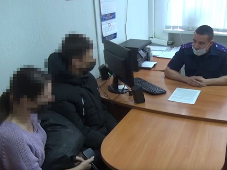 В Волгограде 16-летнего парня задержали за ложное минирование школ 35.172.111.71 