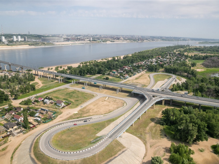 В Волгограде начали ремонтировать мост через Волгу