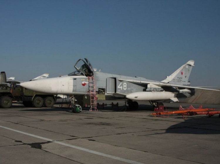 В Волгоградской области командиры взмыли в небо на Су-24М