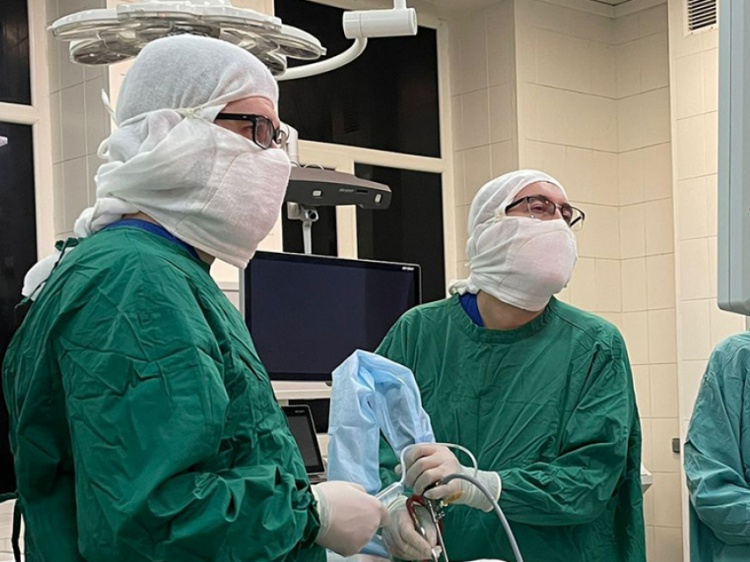 Волгоградские кардиохирурги сделали две сложнейшие операции TAVI 100.26.196.222 