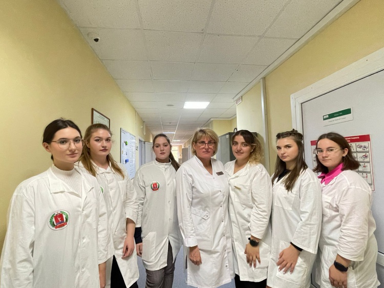 В Волгоградской области волонтёров учат помогать пациентам после инсультов 44.192.52.167 