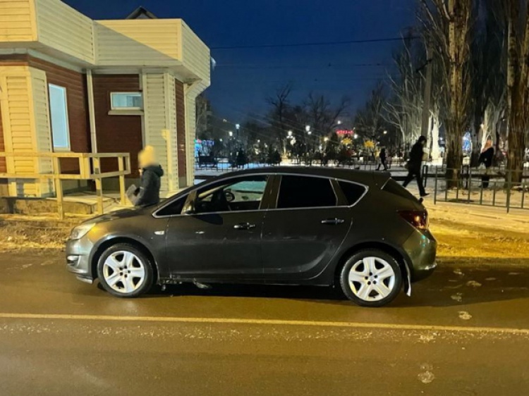 В Волжском 20-летняя девушка угодила под колеса «Opel» на «зебре» 3.239.117.1 