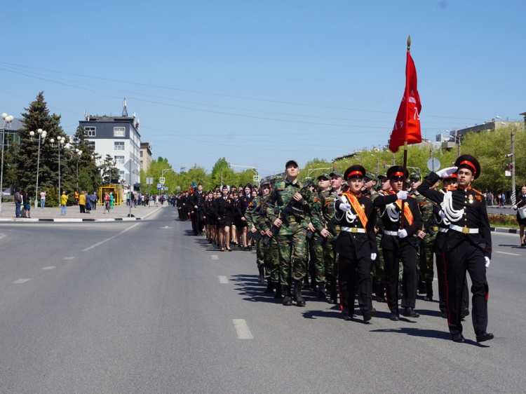 В школах Волжского прошли «Линейки Победы»