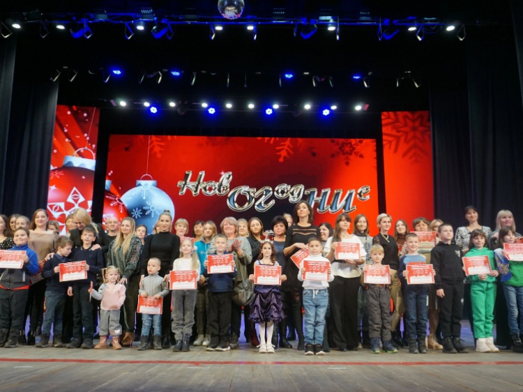 В Волжском победители новогоднего конкурса получили только полнаграды