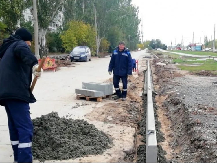 В Волжском ремонтируют 4 дороги из плана на следующий год