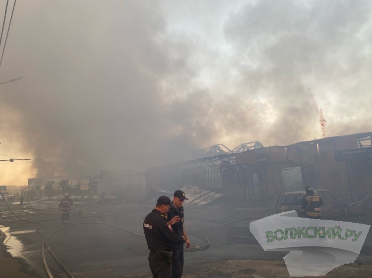 Жители Волжского жалуются на «трупный» запах от сгоревшего рынка 100.25.42.211 