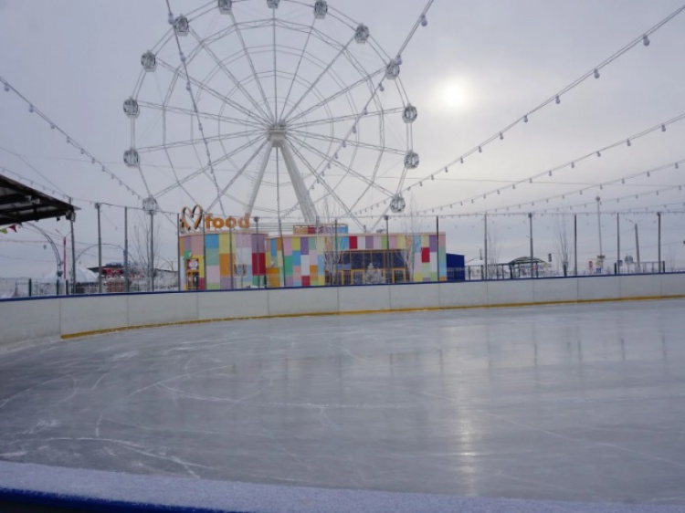 В Волжском с играми и конкурсами откроют ледовый каток