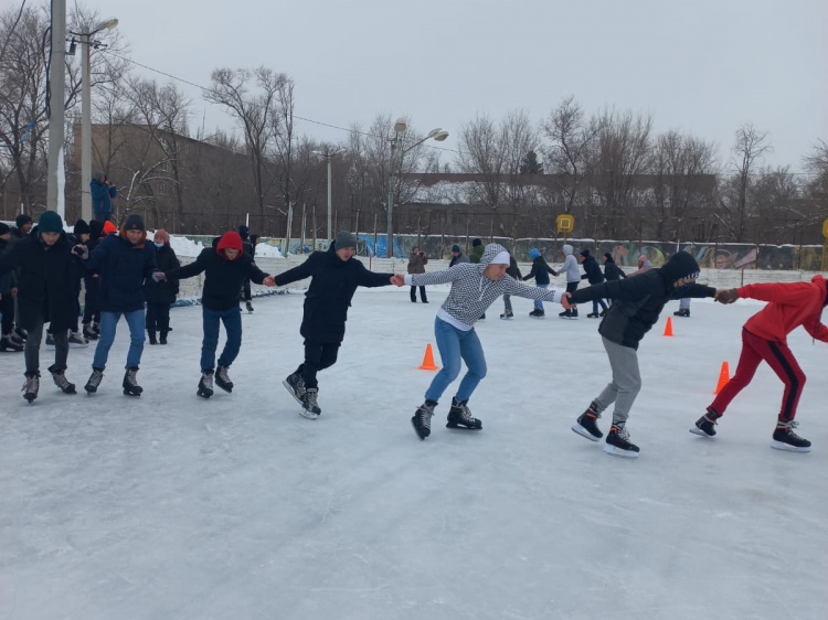 В Волжском студенты отметили «День снежного спорта»