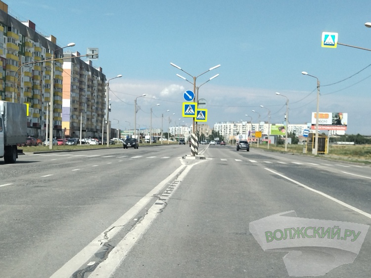 В Волжском в 28 микрорайоне сделают шумовые полосы на Карбышева 18.232.56.9 
