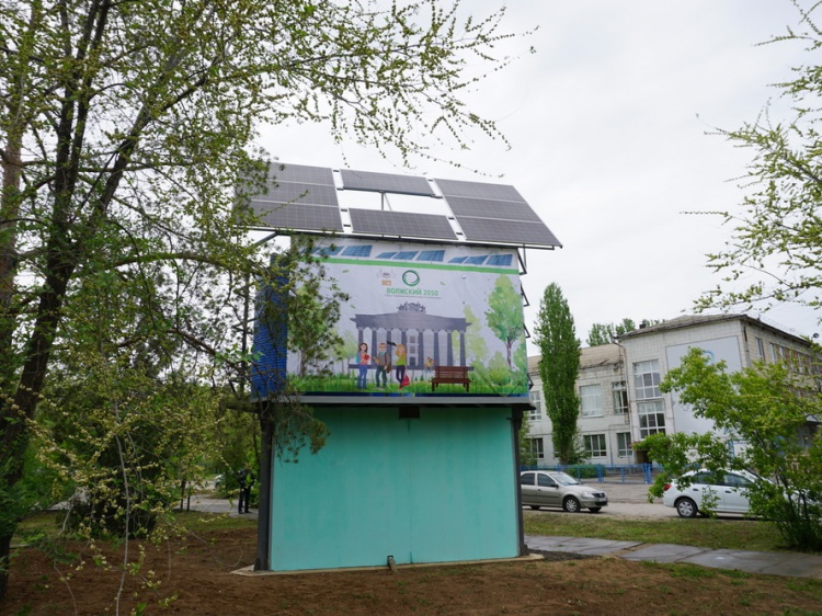 В Волжском заработает поливочная станция на солнечных батареях