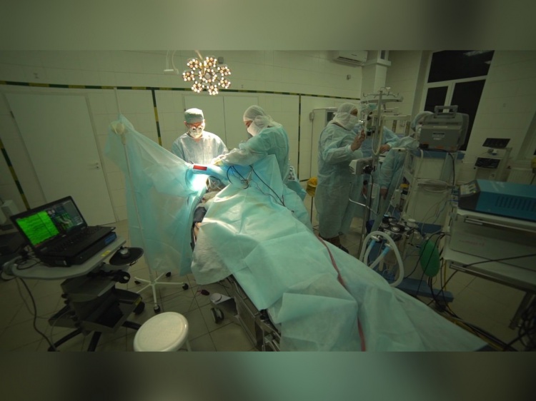 Волгоградские нейрохирурги сделали операцию на мозге через «замочную скважину»
