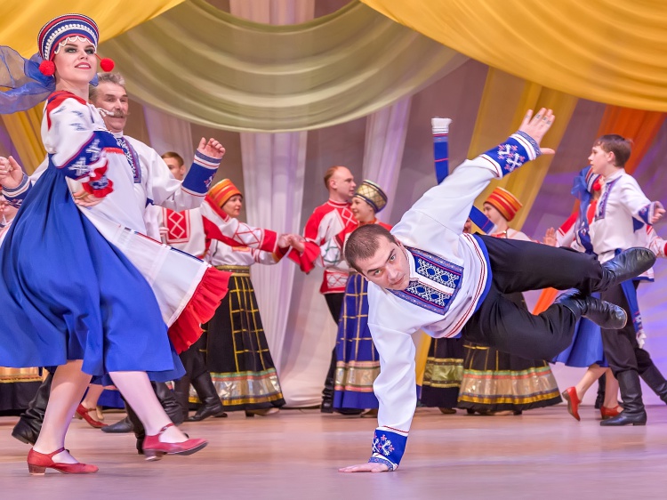 Волжский ансамбль народного танца «Венец» отмечает 40 лет 44.210.21.70 
