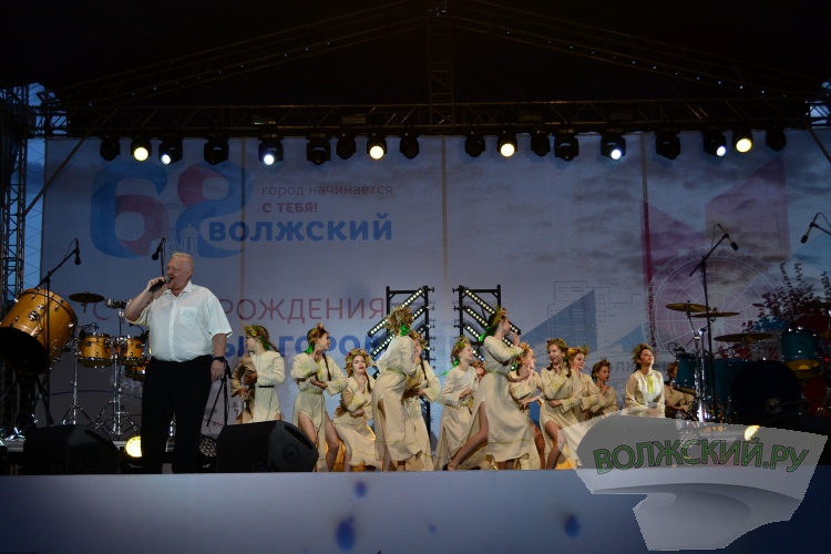 «Всё будет хорошо»: Митя Фомин выступил на гала-концерте в Волжском