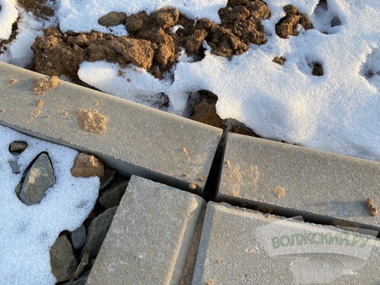 -2022:     -  30  37 