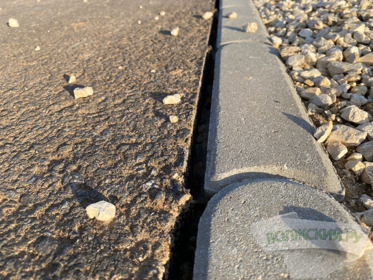 -2022:     -  30  37 