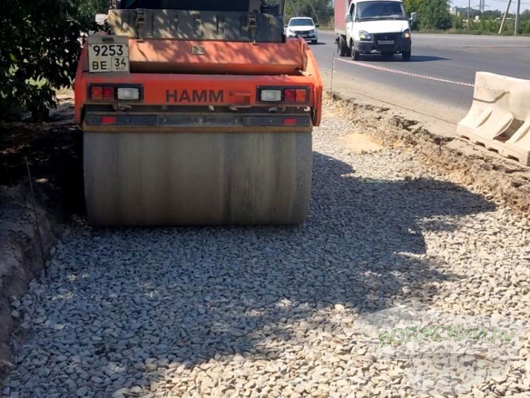В Волжском ремонтируют дополнительные дорожные объекты по БКД