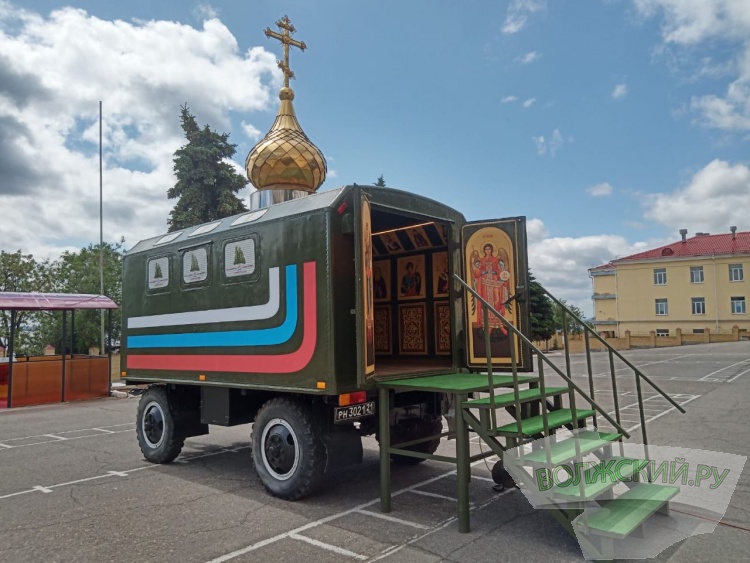 Волгоградские военные построили храм для отправки в зону СВО