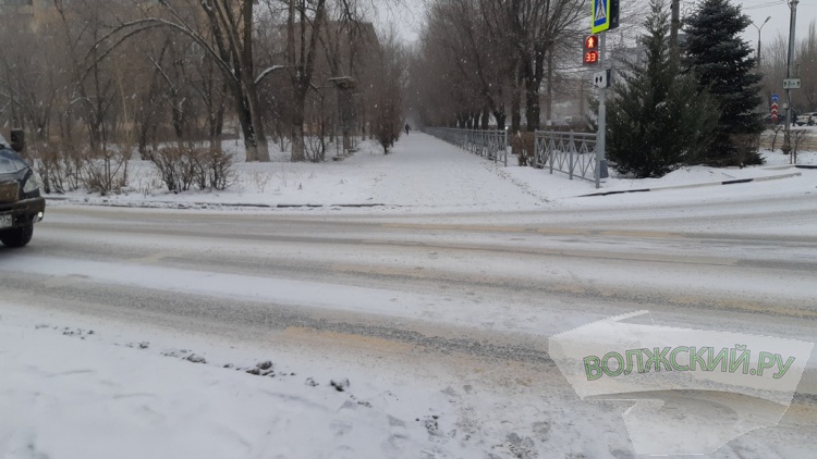 Волжские коммунальщики не торопятся чистить улицы от снега