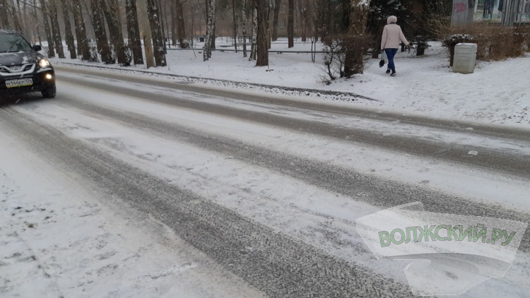 Волжские коммунальщики не торопятся чистить улицы от снега