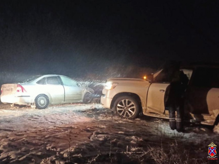 5 человек пострадали в ДТП с внедорожником на трассе «Волгоград-Сальск»