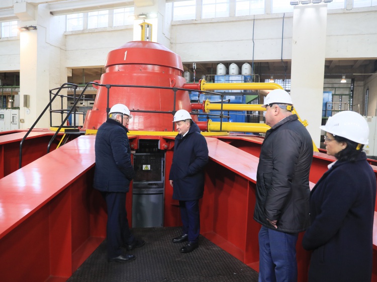 Губернатор Волгоградской области оценил модернизацию Волжской ГЭС