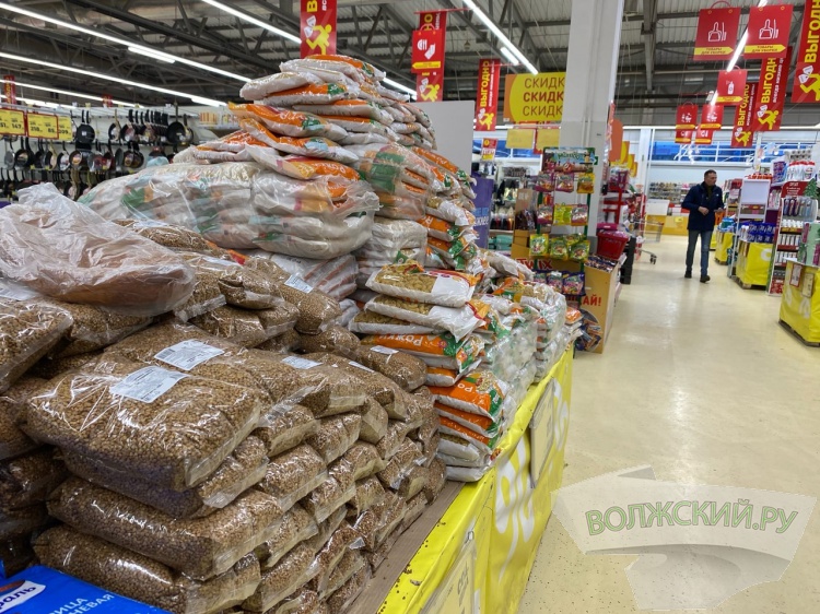 Инфляция по-волжски 2023: за два года хлеб подорожал в 1,5 раза, а рис - на 70%