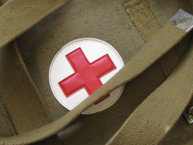 На Прудбое военных ЮВО учили эвакуировать раненых с поля боя