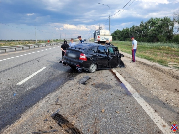 На трассе под Волгоградом «Лада» догнала экскаватор: водитель погиб 44.192.115.114 