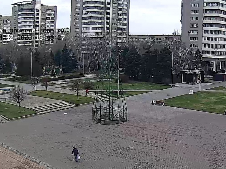 На центральной площади Волжского начали монтировать новогоднюю ёлку 35.175.201.191 