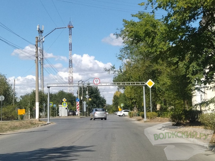Назло бюджету: на дорогах Волжского установят еще три габаритные рамки