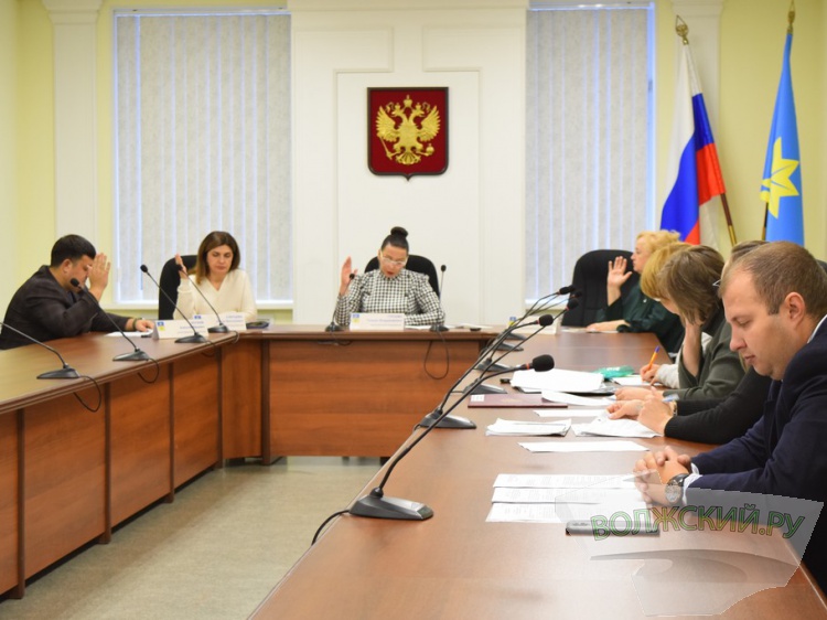 Правят Устав: муниципалитету Волжского добавят полномочий в сфере экологии 18.207.129.175 