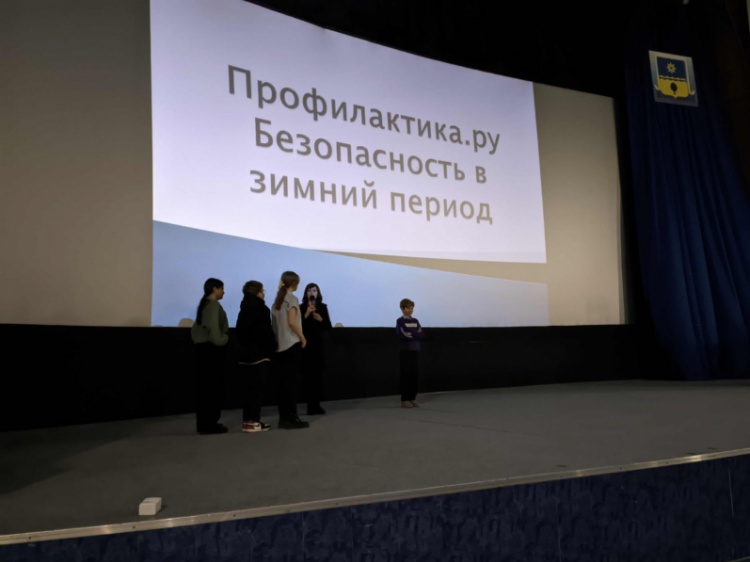 Школьникам Волжского с помощью практикумов разъясняют важность ПДД