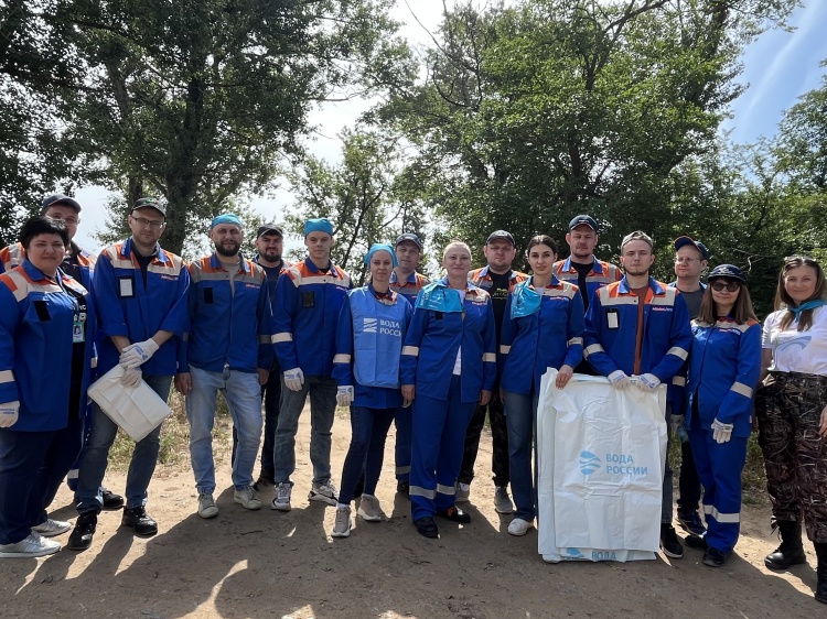 Сотрудники филиала компании AB InBev Efes в г. Волжский провели уборку на территории Волго-Ахтубинской поймы
