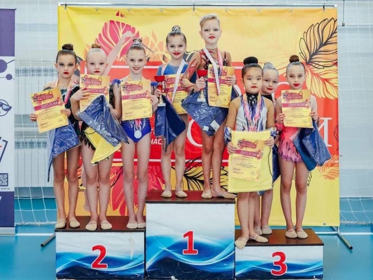 Три «золота»: в Волжском прошел турнир по гимнастике