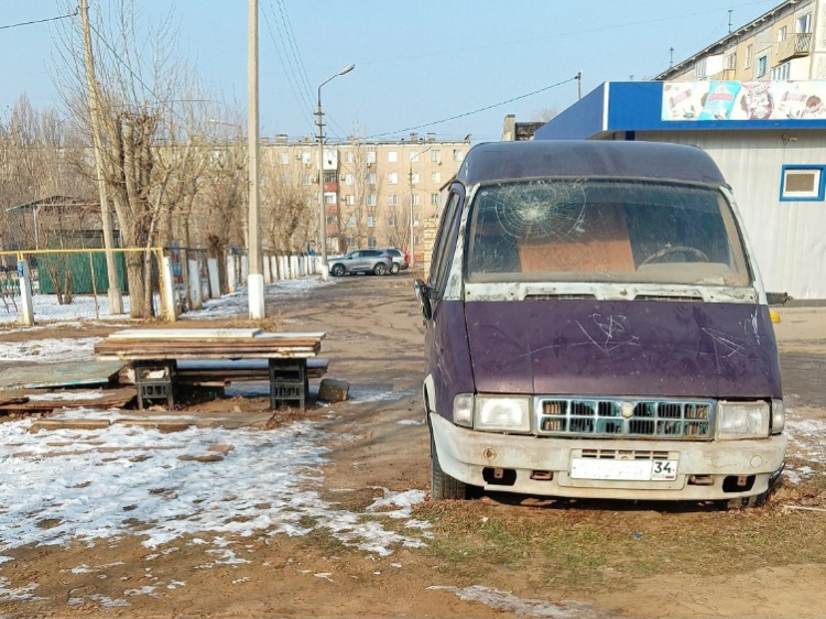 За грузовики во дворах Волжского с нарушителей требуют 37 тысяч рублей