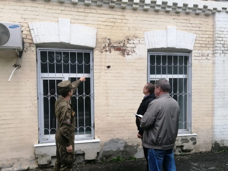 В Волгоградской области оценивают состояние военных казарм и складов