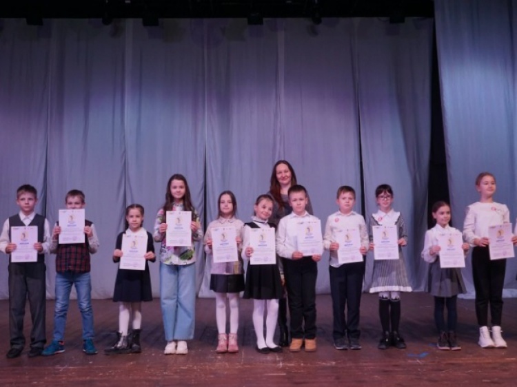 В Волжском 400 школьников боролись за победу в театральном конкурсе