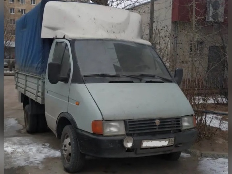 В Волжском нашли 15 незаконных стоянок коммерческого транспорта