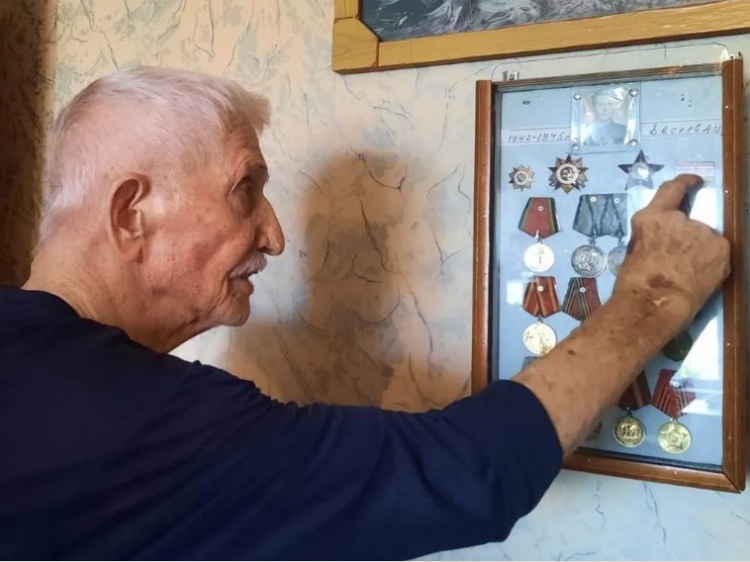 В Волжском поздравили 100-летнего ветерана Великой Отечественной войны