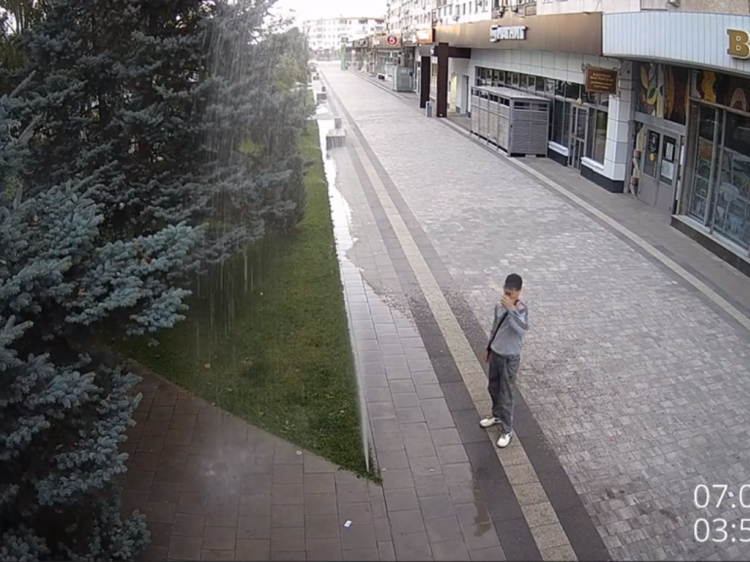 В Волжском вандалам не даёт покоя система полива