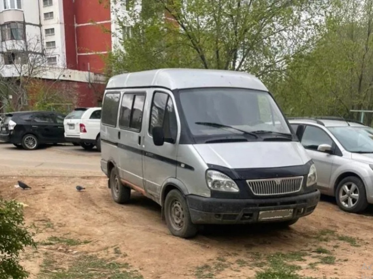 Во дворах Волжского за неделю нашли еще 30 грузовиков