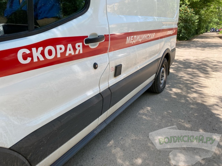В Волжском 70-летний водитель около поликлиники сбил пенсионерку 34.228.52.21 