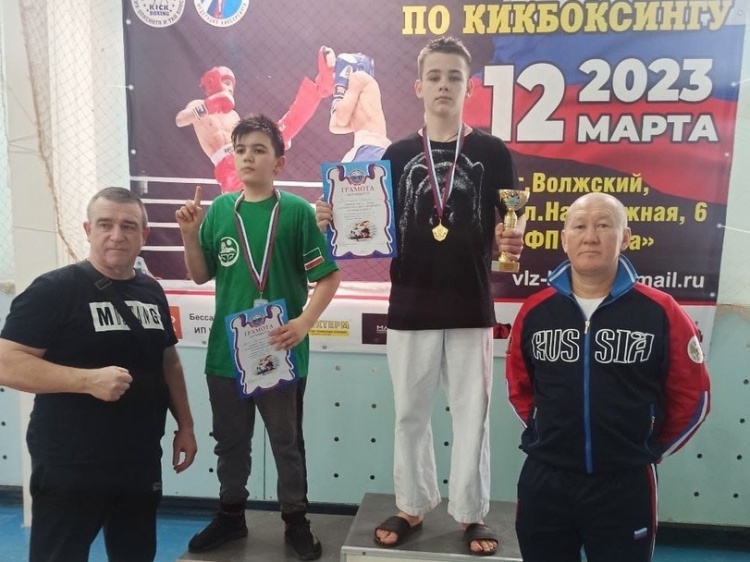 Волжане завоевали 35 золотых медалей на Кубке города по кикбоксингу